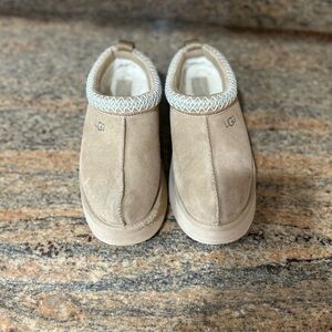 UGG Tan Kids Slippers